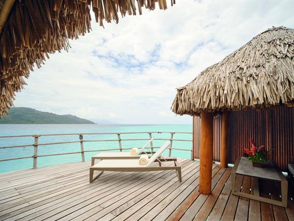 taha a premium overwater suite