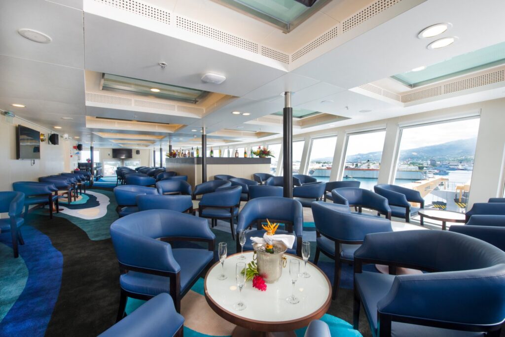 Aranui 210 Sky Bar Lionel Gouverneur scaled 1